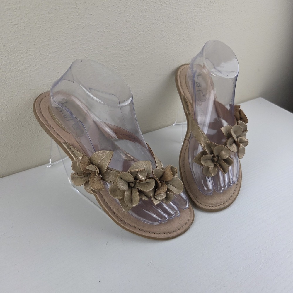 BOC Born Concept Adie Thong Sandals Metallic Gold Floral‎ Size 7 M
